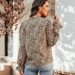 Women's Ditsy Floral Split Neck Top - Cupshe -BLAZER GUEST 3e0d1d5f 22d6 4f66 840f a9c602d4fb94