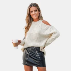 Women's Checker Cutout Shoulder Long Sleeve Sweater - Cupshe -BLAZER GUEST 47d1f3f5 2ba9 4761 b84e ca280c97c6ae