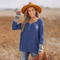 Women's Geo Print Half-Buttoned Henley Sweater - Cupshe -BLAZER GUEST 5fa642f8 3ec7 4ce8 8dc5 31940c467fd9