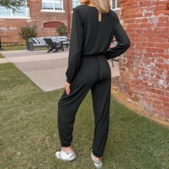 Women's Cutout V-Neck Jogger Jumpsuit - Cupshe 8 Women's Cutout V-Neck Jogger Jumpsuit - Cupshe -BLAZER GUEST 68bd69a6 a13a 4c6c bd67 7d9cbc9f1723