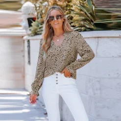 Women's Ditsy Floral Trumpet Sleeve Top - Cupshe 11 Women's Ditsy Floral Trumpet Sleeve Top - Cupshe -BLAZER GUEST 847d485f d217 4ce4 976f 915f935ca5ac