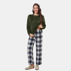 Women's Fuzzy Fleece Top & Plaid Pants Pajama Set - Cupshe -BLAZER GUEST 8c4ebd50 2b5c 4044 9003 a21c634a9c67