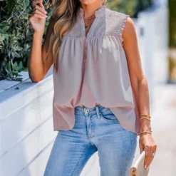 Women's Smocked Half-Placket Top - Cupshe -BLAZER GUEST a6ae9d2a 2af9 41e2 802d a5a5cef3e2c5