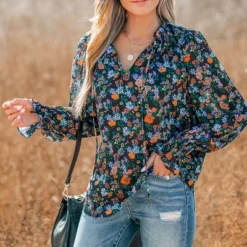 Women's Ditsy Floral Print Smocked Top - Cupshe -BLAZER GUEST c6ec3a39 cefb 4faa acdd fda5fc20ff29