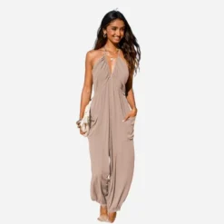 Women's Plunge Halter Jogger Jumpsuit - Cupshe 17 Women's Plunge Halter Jogger Jumpsuit - Cupshe -BLAZER GUEST cbeb186f 6029 48e6 a54f 1343799bedc0