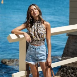 Women's Leaf Print Smocked Crop Top - Cupshe -BLAZER GUEST da468f42 b0cf 43dc 9428 95fcab1f38eb