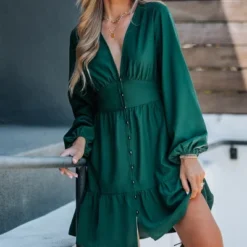 Women's Emerald Button-Loop Mini Dress - Cupshe -BLAZER GUEST e358c0c1 f00e 4e39 8485 d4646936b53c
