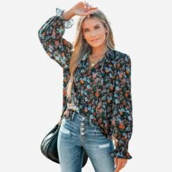 Women's Ditsy Floral Print Smocked Top - Cupshe -BLAZER GUEST f3bf2ff5 7e67 48db 84be a013b44ec6c9